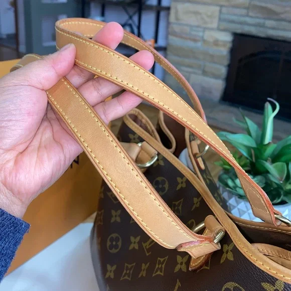 Louis Vuitton Brown Monogram Tote Bag - Picture 9 of 17